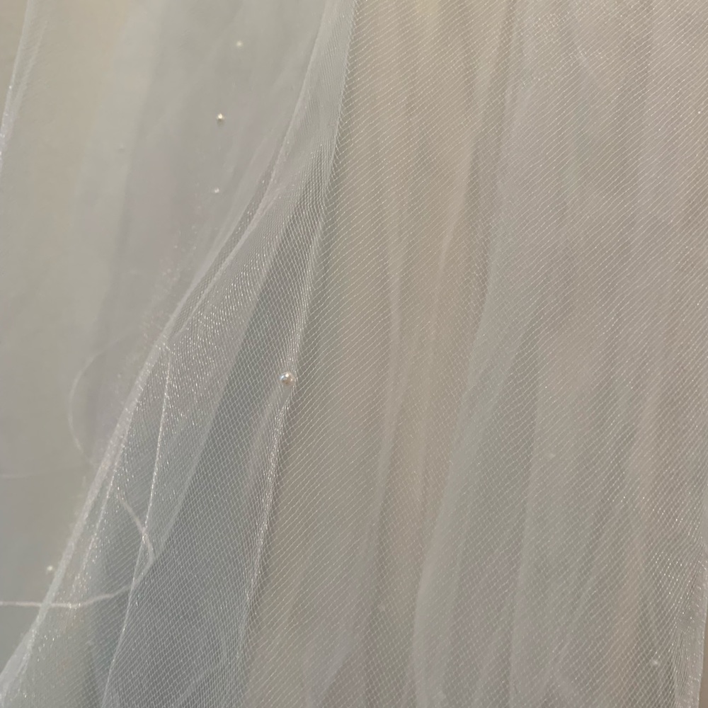 Wedding Veil - Picture 2 of 5